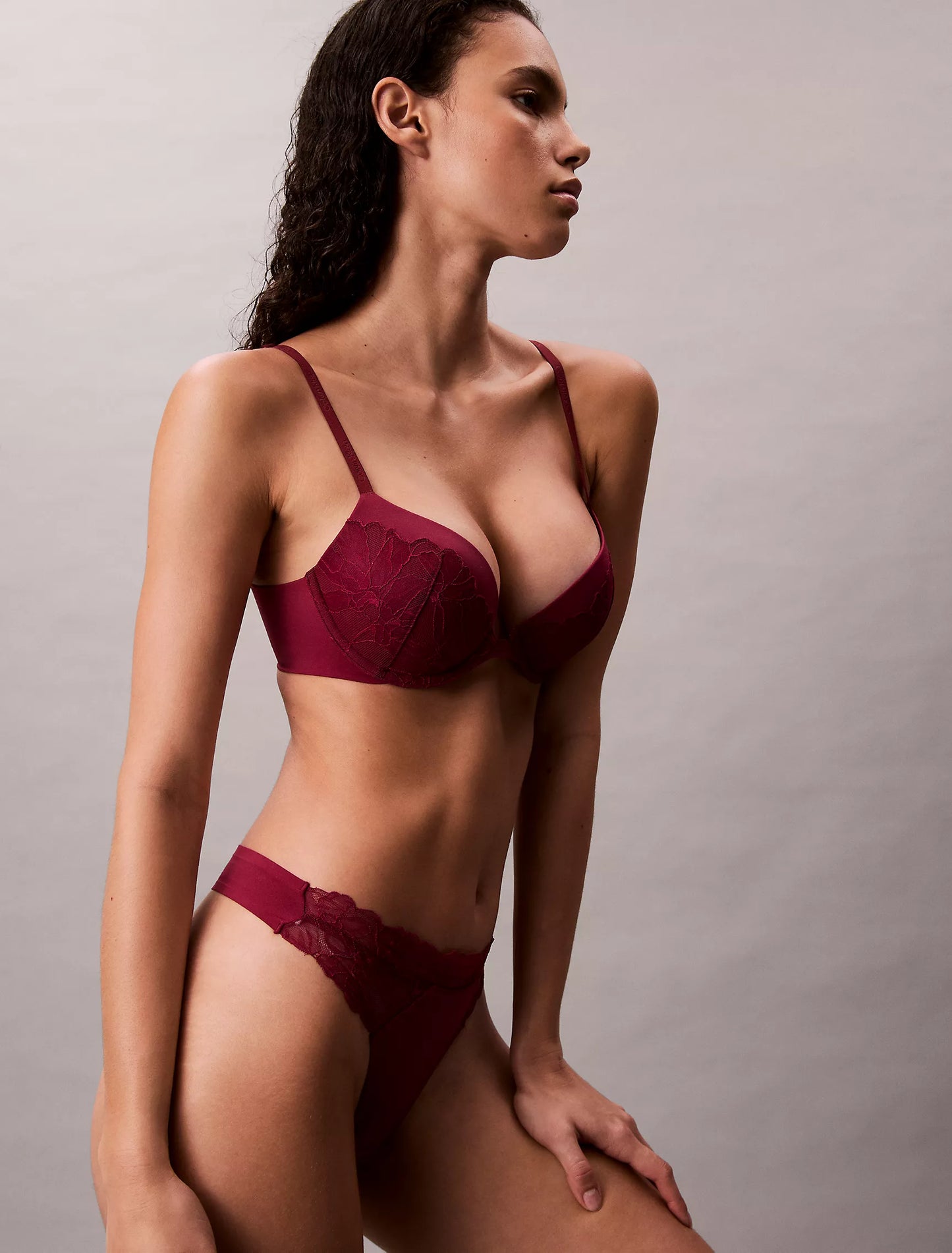 Calvin Klein Perfectly Fit Lace Push Up Plunge Bra